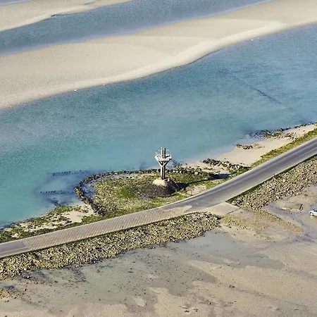 Semesterbostad Maison De Charme Avec Jardin, Plage A Pied Barbâtre