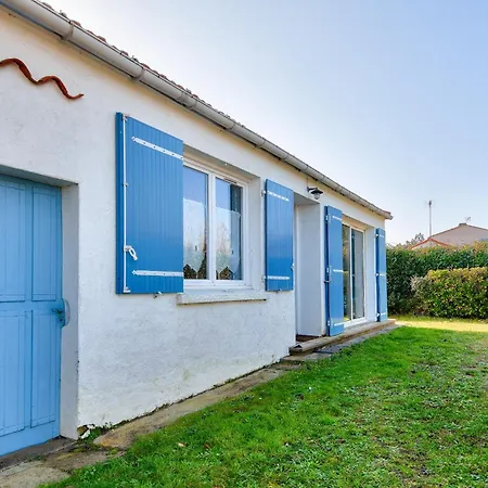 Maison De Charme Avec Jardin, A Pied Ferienhaus Barbâtre